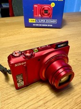 Nikon COOLPIX S9100 12,1 MP Digitalkamera - Rot