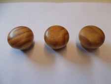 Möbelgriffe a. Holz, 3 Stück, Durchmesser 36 mm,  #X- 12-31