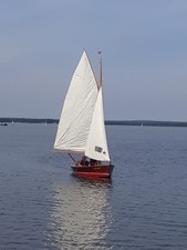 Das ist aber ein schönes Boot ...