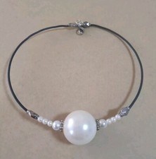 Halskette Collier XXL Perle Weiß  Kautschuk Band Schwarz 48cm 