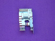 1/4" KANTENSTICHFUSS PASSEND FÜR HUSQVARNA VIKING NÄHMASCHINEN #4129141-45 (46)
