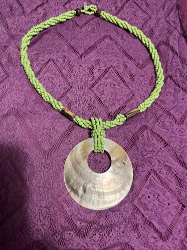 Kette mit perlmuttscheiben - kette,