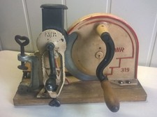 AWR Handbrotschneidemaschine 319 + AWR Nuss/Mandelreibe 1364-Alexanderwerk