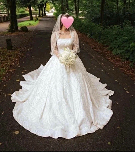 Weißes braut ballkleid mit - weißes, braut-ballkleid