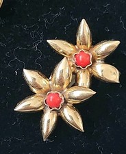 Antike viktorianische Korallenblüten-Ohrstecker, 18 Karat Gold