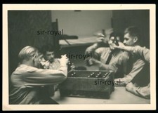 Männer mit alter Holsten Bier