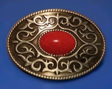 Gürtelschnalle silberfarben/schwarz mit rotem Stein, Oval, 85 x 60 mm. Neu!