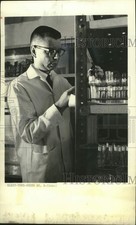 1964 Press Photo Dr. Joseph R