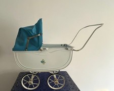 Ein sehr schöner alter Kinderwagen aus Metall Ende 1940’s/50’s