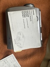 Toshiba Beamer TLP - 260 mit Tasche, Kabel, Fernbedienung u. Bedienungsanleitung