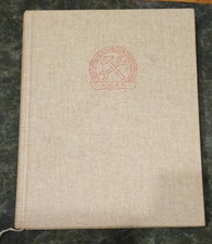 MIT HAMMER UND SCHLÜSSEL M72