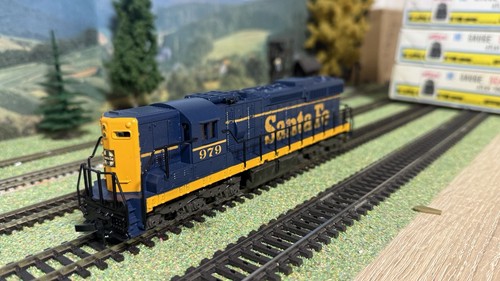 Atlas diesellok 979 santa - ho,