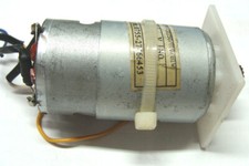 Hochleistungs Motor von 12 bis  32 V DC  regelbar schräk verzahntes Zahnrad