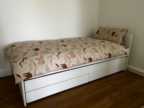 Ikea släkt bett - ,, släkt,