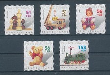 Jugend 2002: Spielzeug: Schach - Kran - Puppe - Teddy - Elektrische Eisenbahn 