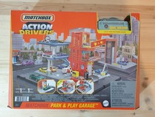 Matchbox Parkgarage mit Auto