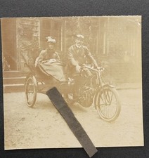 Foto Portrait Krad Motorrad Beiwagen Frau Mann Brille Fahrer Mofa Moped Taxi?