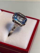 Antiker Ring mit blauem