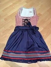 Rot-blaues Dirndl Trachtenmode
