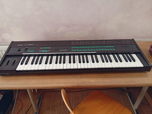 Yamaha dx7 synthesizer - yamaha,