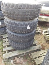 Hummer Reifen H1 auf 2 teilige