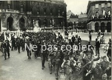 BEFREIUNG PARIS deutsche Gefangene FFI 2. DB OPER 25. August 1944 WWII
