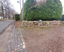 natursteine trockenmauer