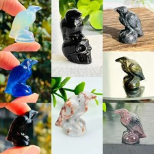 Rabe auf Stein Vogel Skulptur