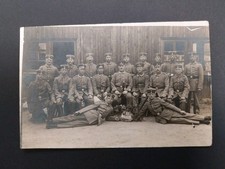 AK Postkarte Soldatengruppe