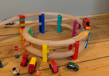 Farbenfrohe Spirale für die Holzeisenbahn - Brio® / Duplo® / Lego® / Lillabo® /