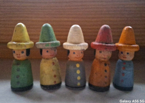 Holzfiguren sehr alt