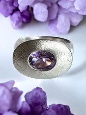 * Schöner  Damenring  *