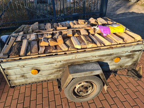 Trockenes feuerholz mischholz - trockenes,