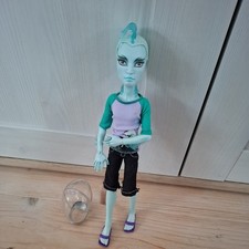 2011 Monster High Doll