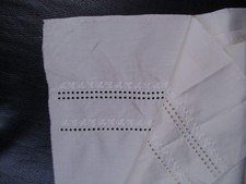 cremefarber Lochbatist mit Stickerei 1,80 m x 2,20 m Gardine Deko nicht gesäumt