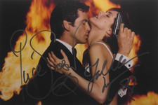 Pierce Brosnan & Izabella Scorupco orig, Autogramm  20x30 James Bond 007