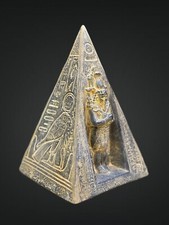 EINZIGARTIGE PYRAMIDE STATUE