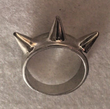 Ring mit 3 Spitzen Modeschmuck - gebraucht -