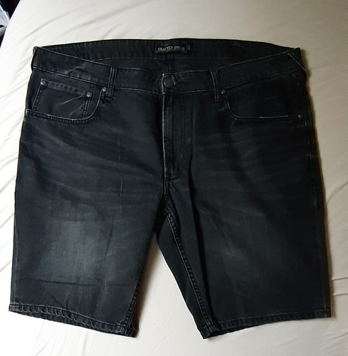 Dunkelgraue jeansshort von - jeansshort,