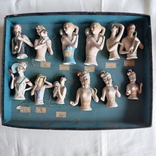 x-94462	Alte 12 St. Porzellan Teepuppen Half Dolls im Musterkarton