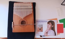 Kalimba 17 Tasten Daumenklavier + Stimmhammer + Aufkleber + Lehrbuch