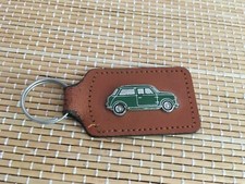 MINI COOPER SCHLÜSSELANHÄNGER AUF LEDER BRAUN MIT MINI (GRÜN) -
