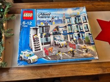 LEGO City 7498 - große Polizeistation OVP