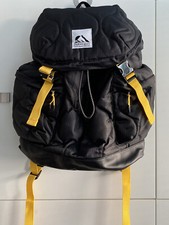 Rucksack schwarz Explorer more groß Seitentaschen gelbe Bänder groß H&M gesteppt