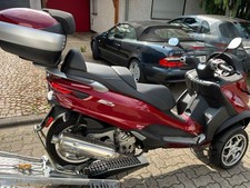 Großraumroller Piaggio MP3  500 Buissenes Farbe rot