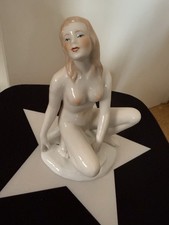 Neundorf Porzellan Weiblicher Akt hockend  Ca.20cm Top Antik Vintage
