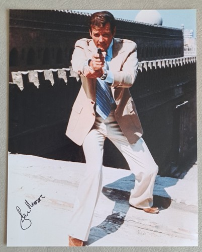 Roger moore james bond - roger,
