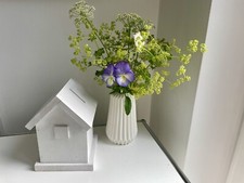 Spardose Vogelhaus, weißes Holz, Skandinavisches Design, Sparbüchse