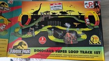 Jurassic World Dinosaurier Rennstrecke 183teilig mit selbstfahrendem Dino Auto