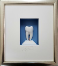 Volker Kühn - Original 3 D Objekt  " Steiler Zahn " hands, Museumsgl